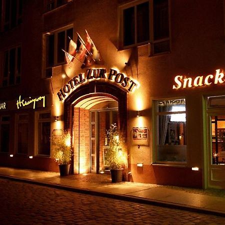 Altstadt Hotel Zur Post ชตราลซุนด์ ภายนอก รูปภาพ
