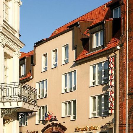 Altstadt Hotel Zur Post ชตราลซุนด์ ภายนอก รูปภาพ