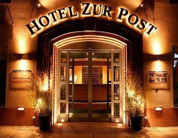 Altstadt Hotel Zur Post ชตราลซุนด์ ภายนอก รูปภาพ
