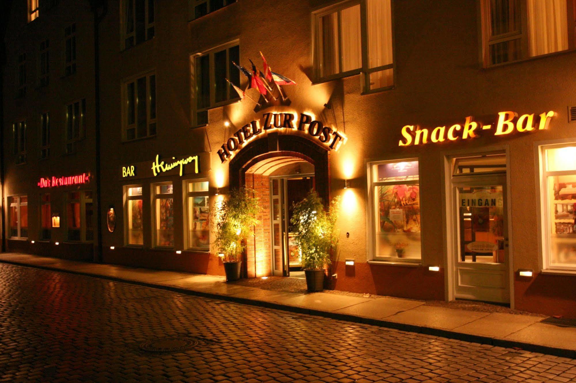 Altstadt Hotel Zur Post ชตราลซุนด์ ภายนอก รูปภาพ