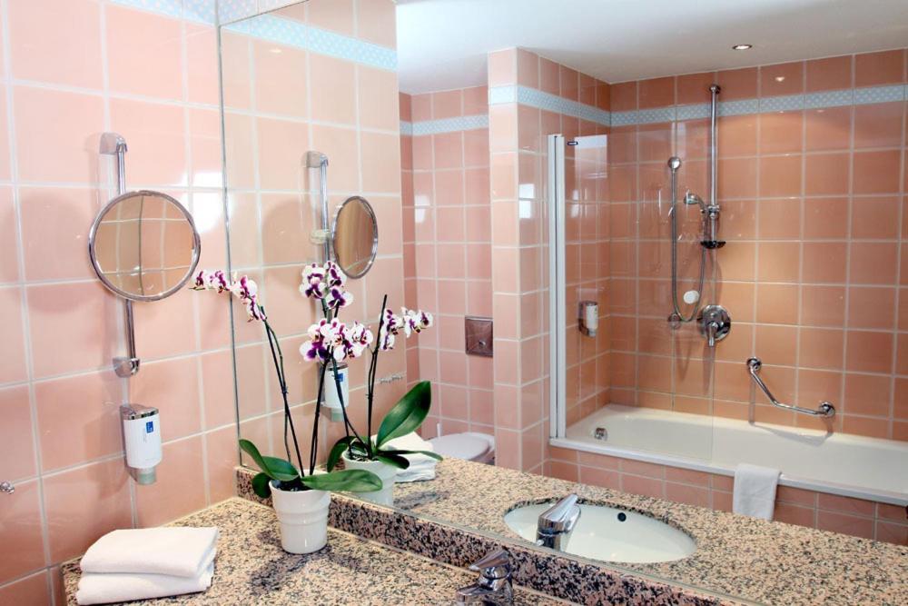Altstadt Hotel Zur Post ชตราลซุนด์ ห้อง รูปภาพ